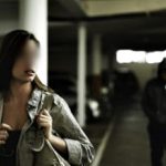 Botte, insulti e il Gps per controllarla: arrestato 47enne che perseguitava l’ex